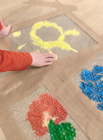 Dzieci bawiące się razem